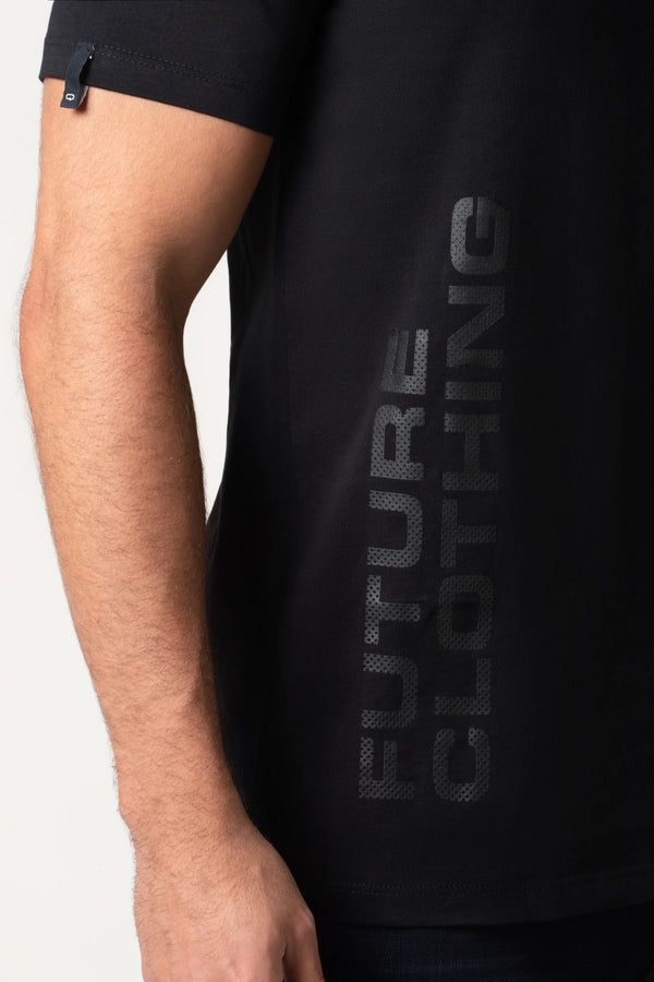 CAMISETA ESPECIAL ESTAMPADO LOCALIZADO COLOR NEGRO