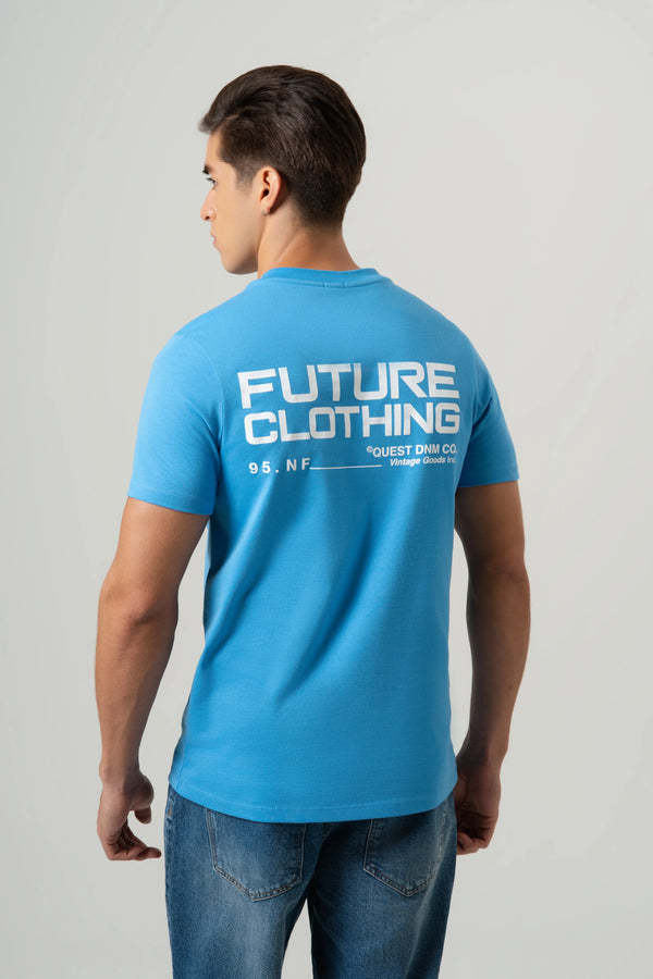 CAMISETA ESPECIAL ESTAMPADO LOCALIZADO COLOR AZUL REY