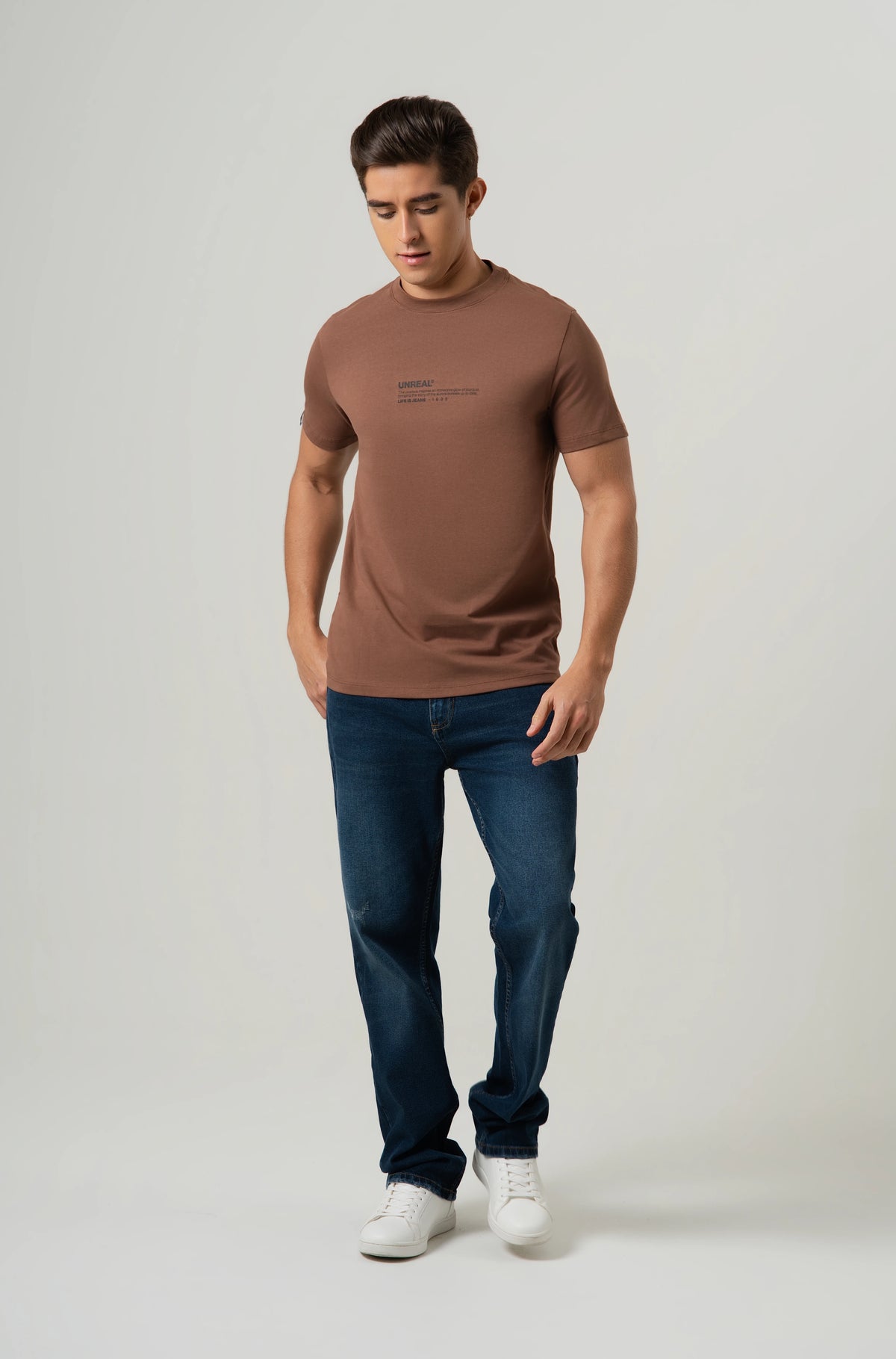 CAMISETA ESPECIAL ESTAMPADO LOCALIZADO COLOR BRUNETTE