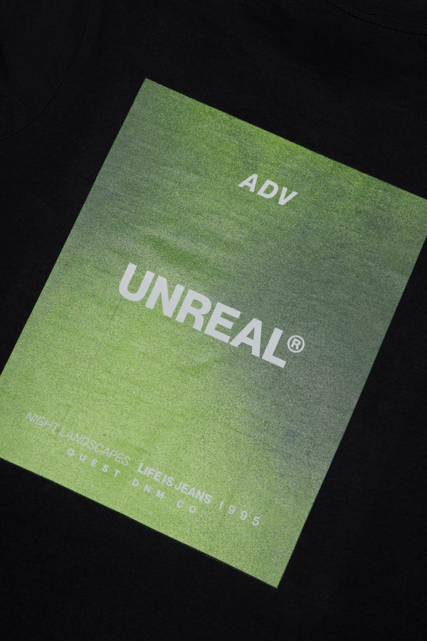 CAMISETA ESPECIAL ESTAMPADO LOCALIZADO COLOR NEGRO