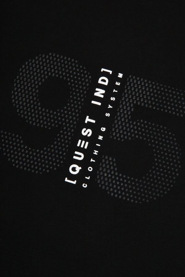 CAMISETA ESPECIAL ESTAMPADO LOCALIZADO COLOR NEGRO – Quest Colombia
