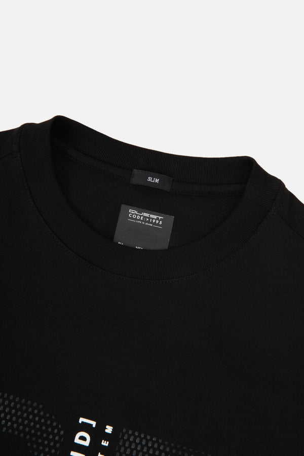 CAMISETA ESPECIAL ESTAMPADO LOCALIZADO COLOR NEGRO