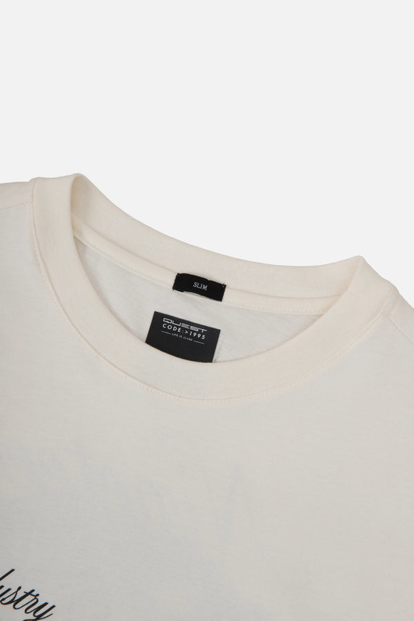 CAMISETA ESPECIAL ESTAMPADO LOCALIZADO COLOR IVORY