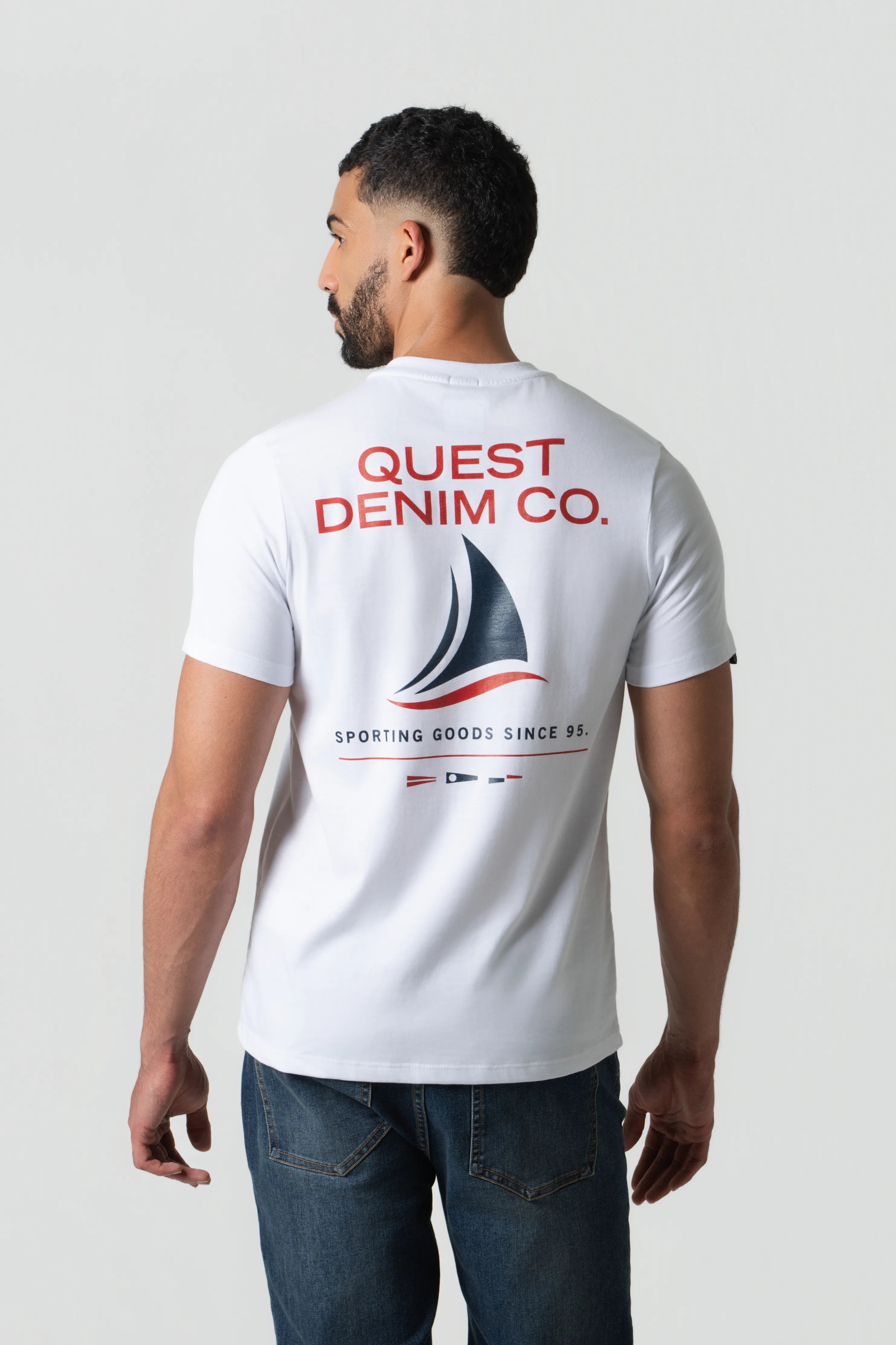 CAMISETA ESPECIAL ESTAMPADO LOCALIZADO COLOR BLANCO BLANCO