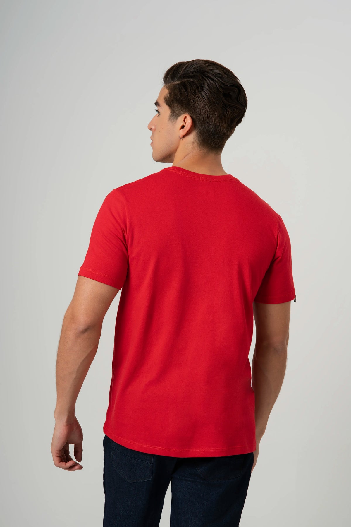 CAMISETA ESPECIAL ESTAMPADO LOCALIZADO COLOR ROJO