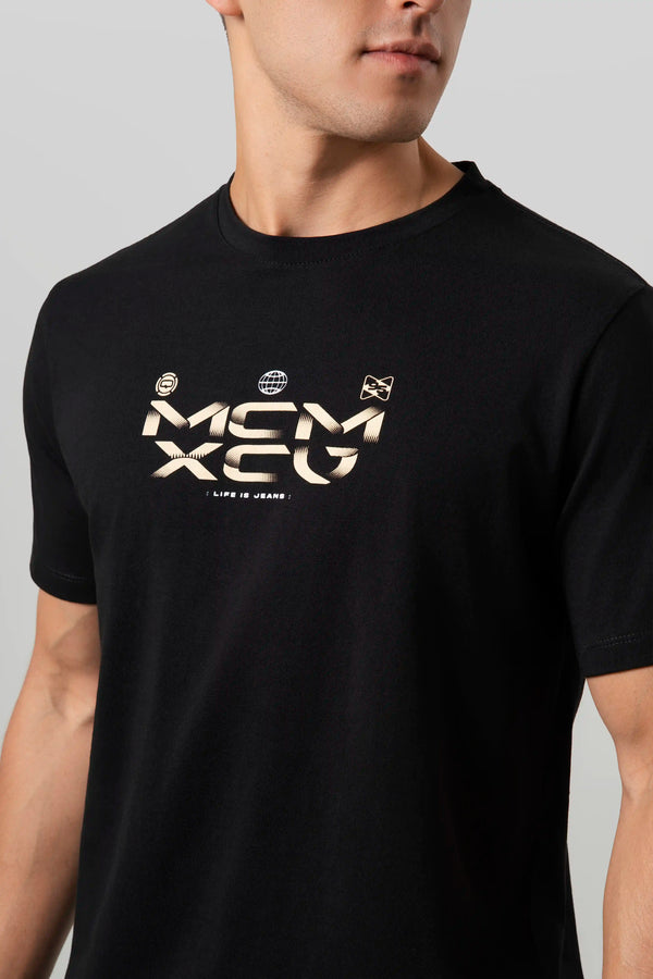 CAMISETA ESPECIAL ESTAMPADO LOCALIZADO COLOR NEGRO