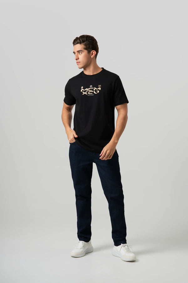 CAMISETA ESPECIAL ESTAMPADO LOCALIZADO COLOR NEGRO