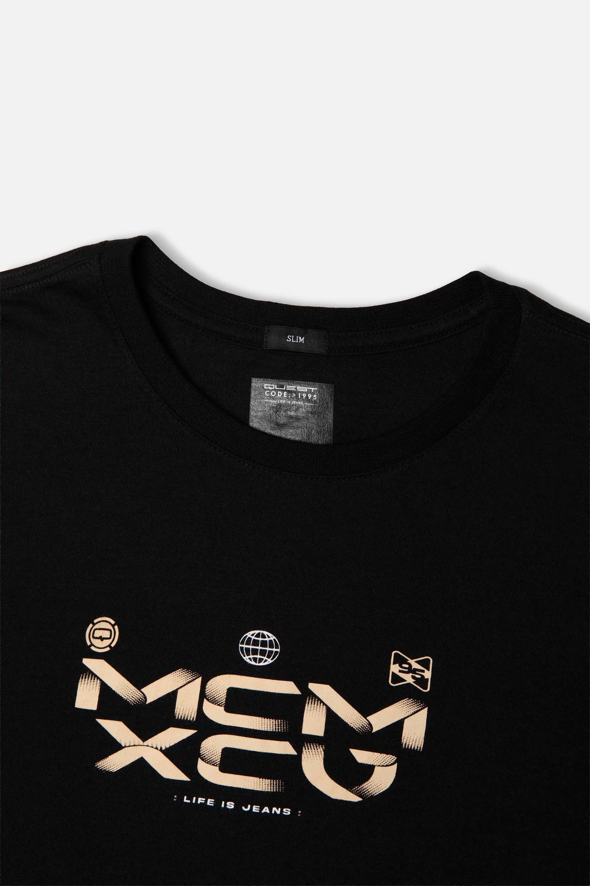 CAMISETA ESPECIAL ESTAMPADO LOCALIZADO COLOR NEGRO