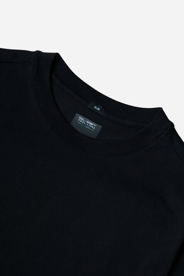 CAMISETA ESPECIAL ESTAMPADO LOCALIZADO COLOR NEGRO