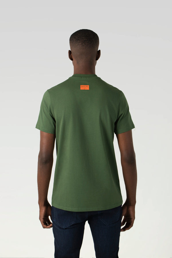 CAMISETA ESPECIAL ESTAMPADO LOCALIZADO COLOR BLACK FOREST