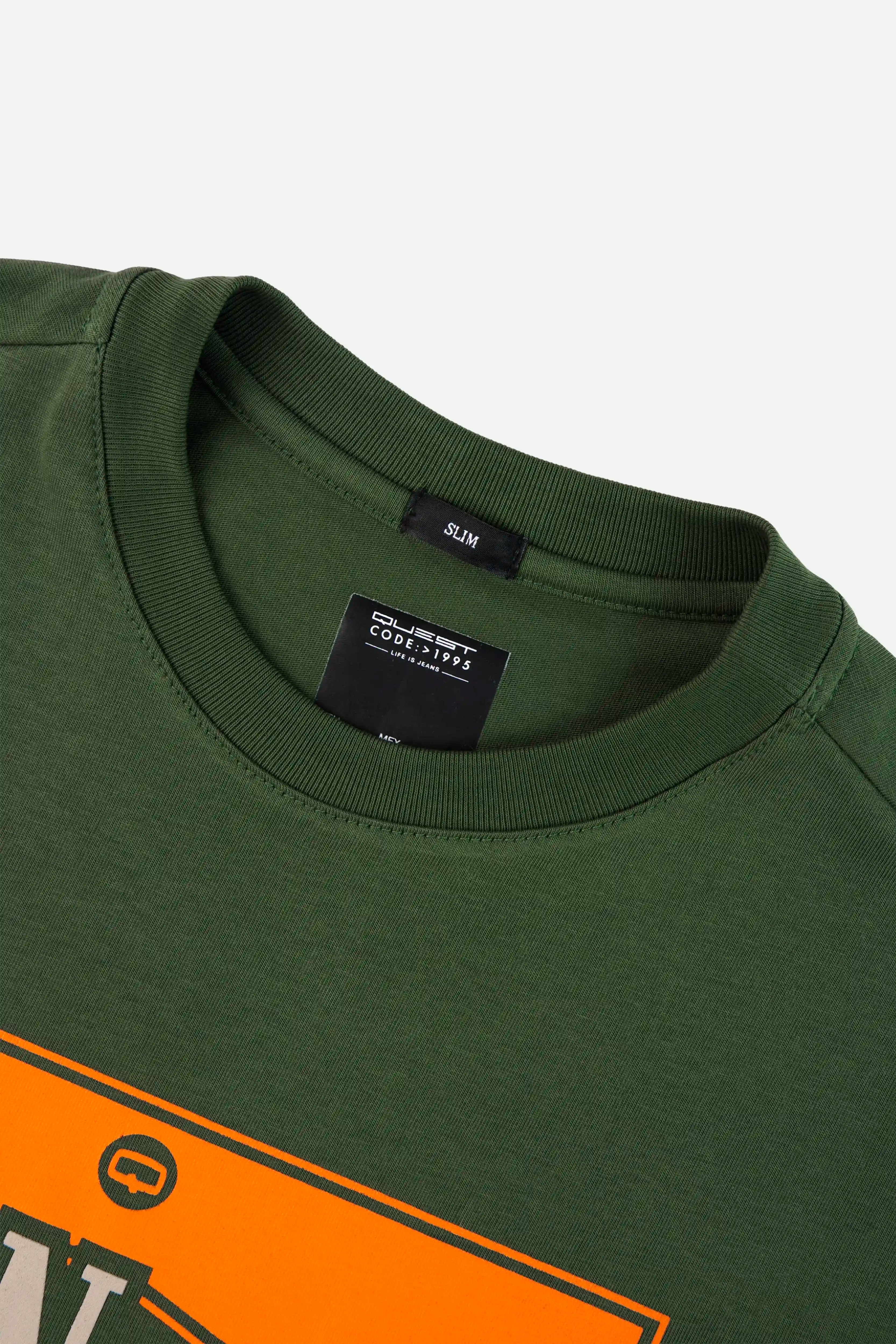 CAMISETA ESPECIAL ESTAMPADO LOCALIZADO COLOR BLACK FOREST