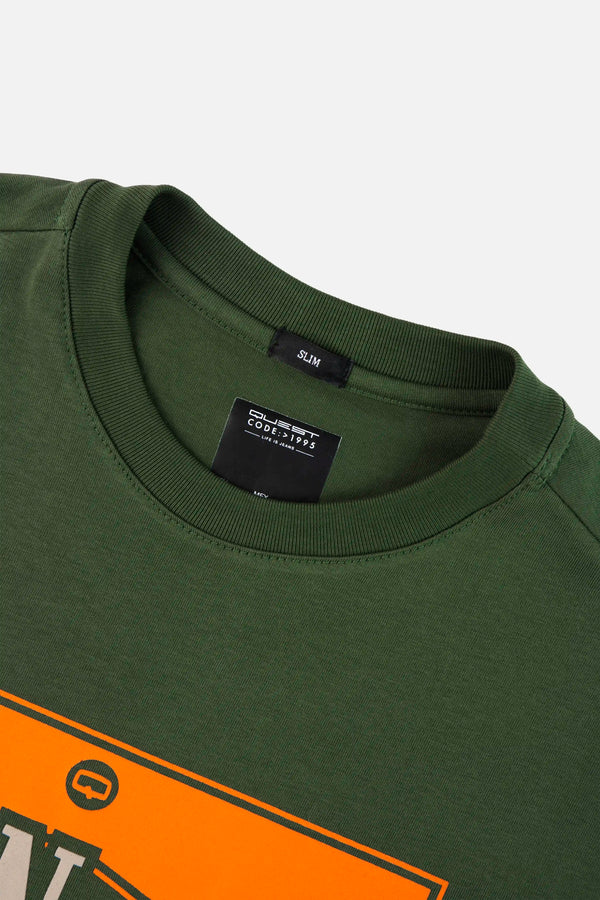 CAMISETA ESPECIAL ESTAMPADO LOCALIZADO COLOR BLACK FOREST