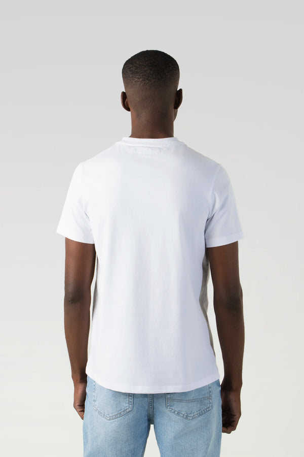 CAMISETA ESTAMPADO LOCALIZADO COLOR BLANCO