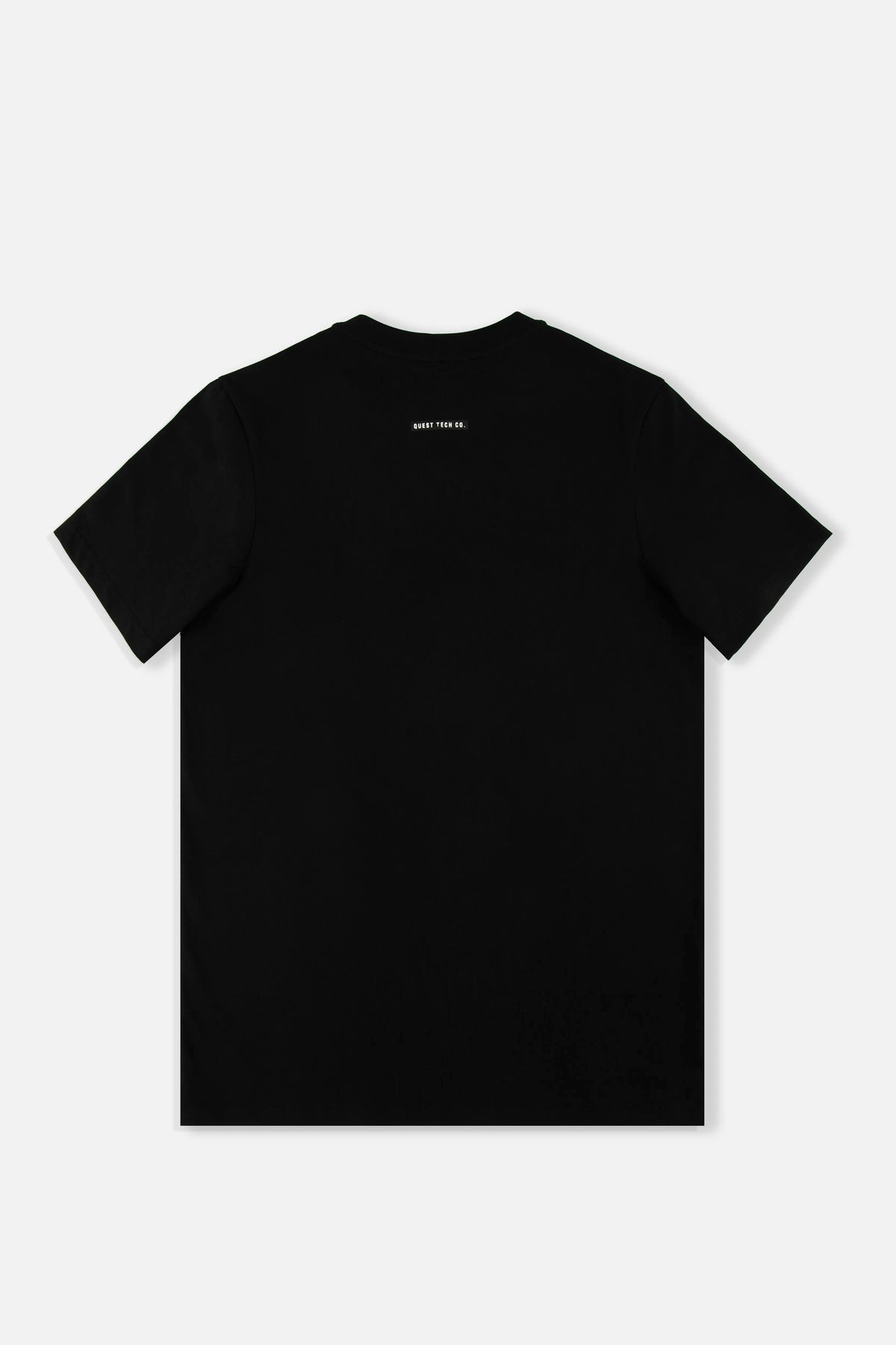 CAMISETA ESPECIAL ESTAMPADO LOCALIZADO COLOR NEGRO