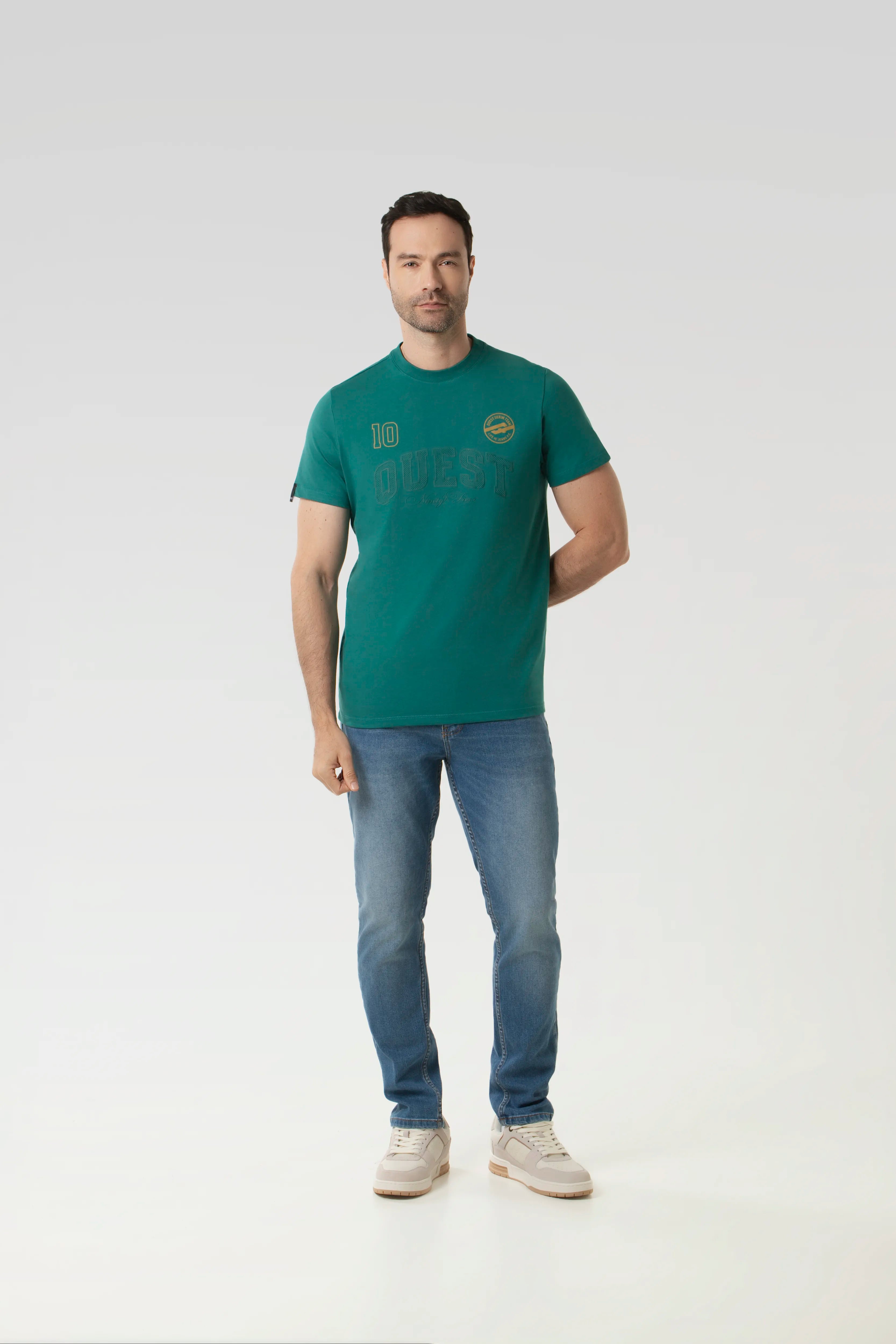 CAMISETA ESPECIAL ESTAMPADO LOCALIZADO COLOR VERDE STORM