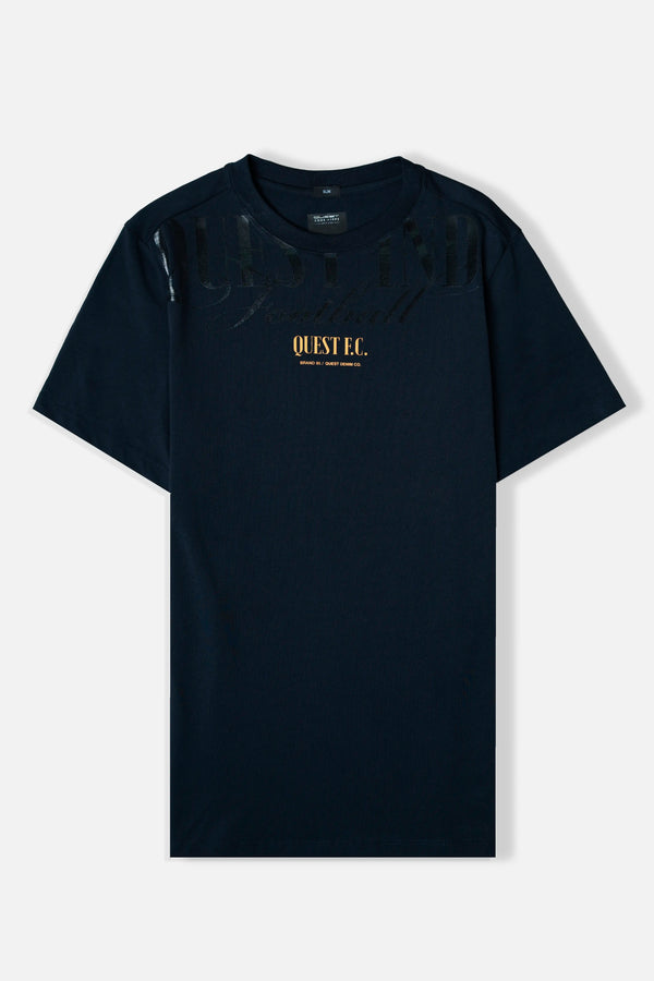 CAMISETA ESPECIAL ESTAMPADO LOCALIZADO COLOR AZUL OSCURO