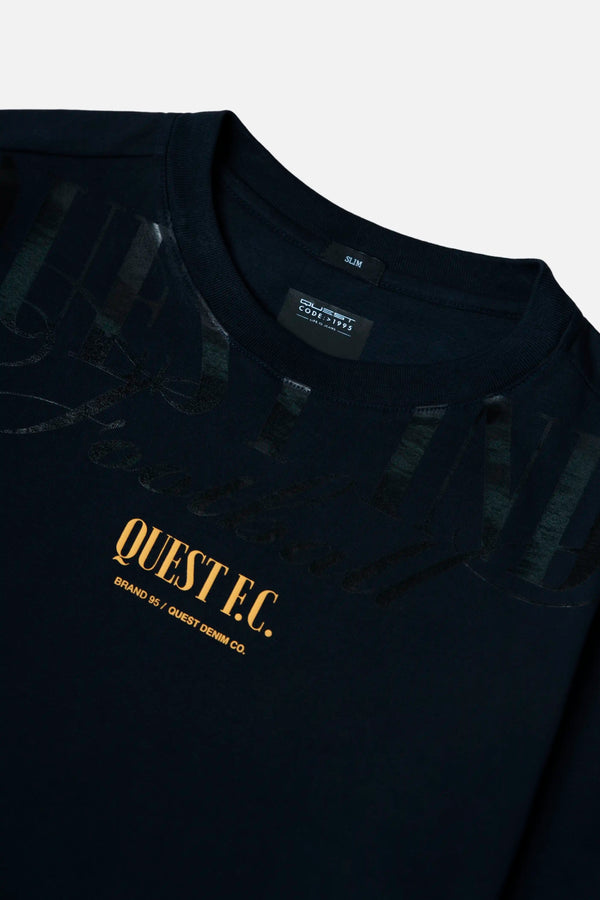 CAMISETA ESPECIAL ESTAMPADO LOCALIZADO COLOR AZUL OSCURO