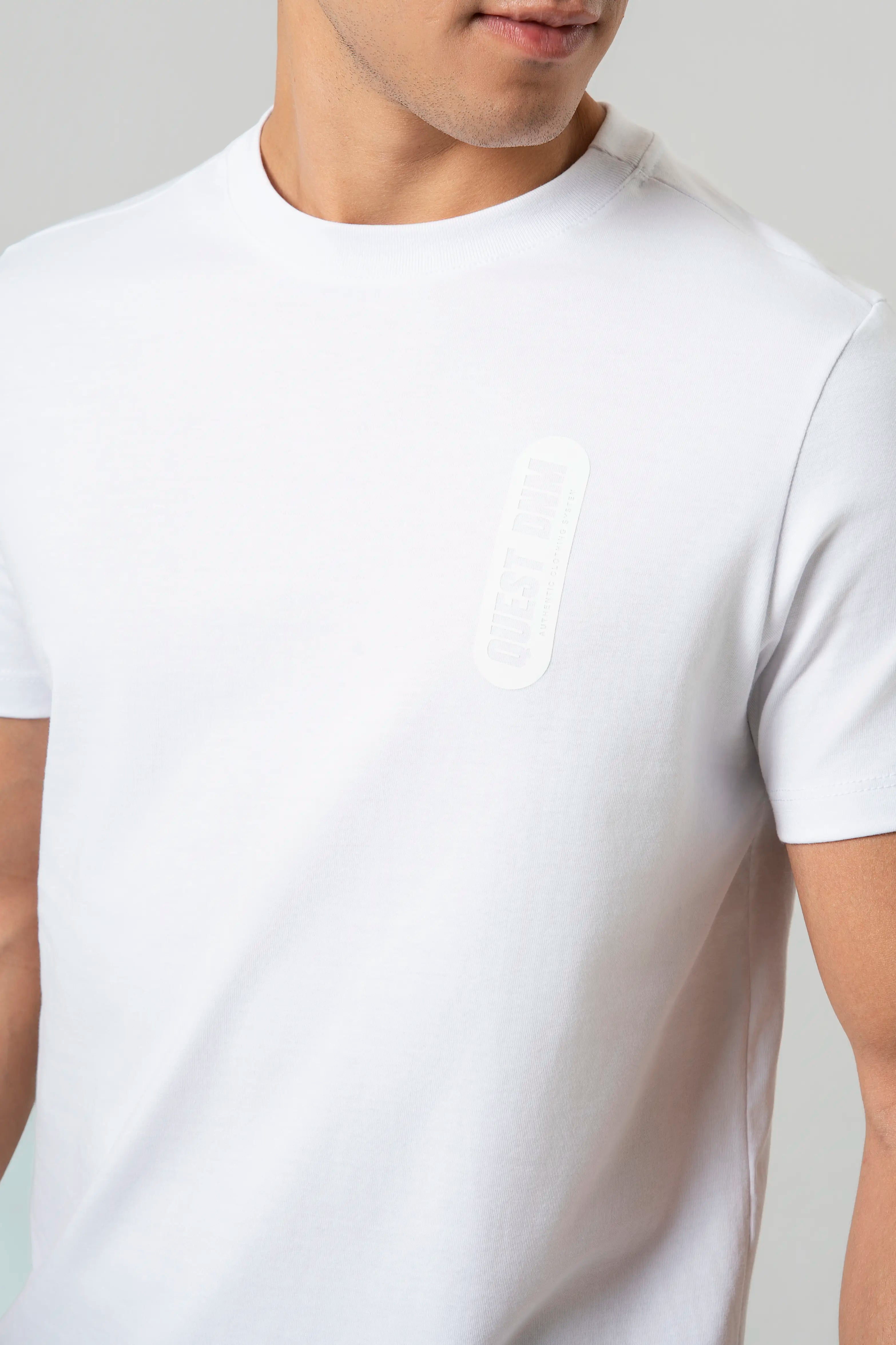 CAMISETA ESPECIAL ESTAMPADO LOCALIZADO COLOR BLANCO BLANCO