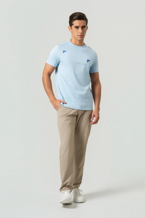 CAMISETA ESPECIAL ESTAMPADO LOCALIZADO COLOR BABY BLUE