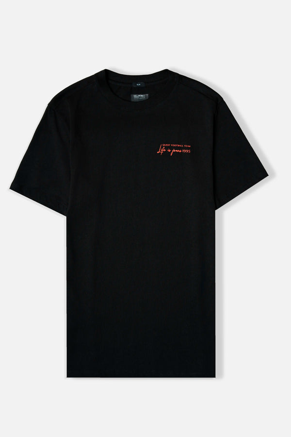 CAMISETA ESPECIAL ESTAMPADO LOCALIZADO COLOR NEGRO