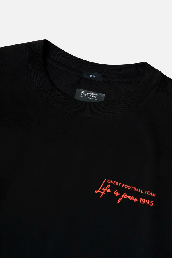 CAMISETA ESPECIAL ESTAMPADO LOCALIZADO COLOR NEGRO