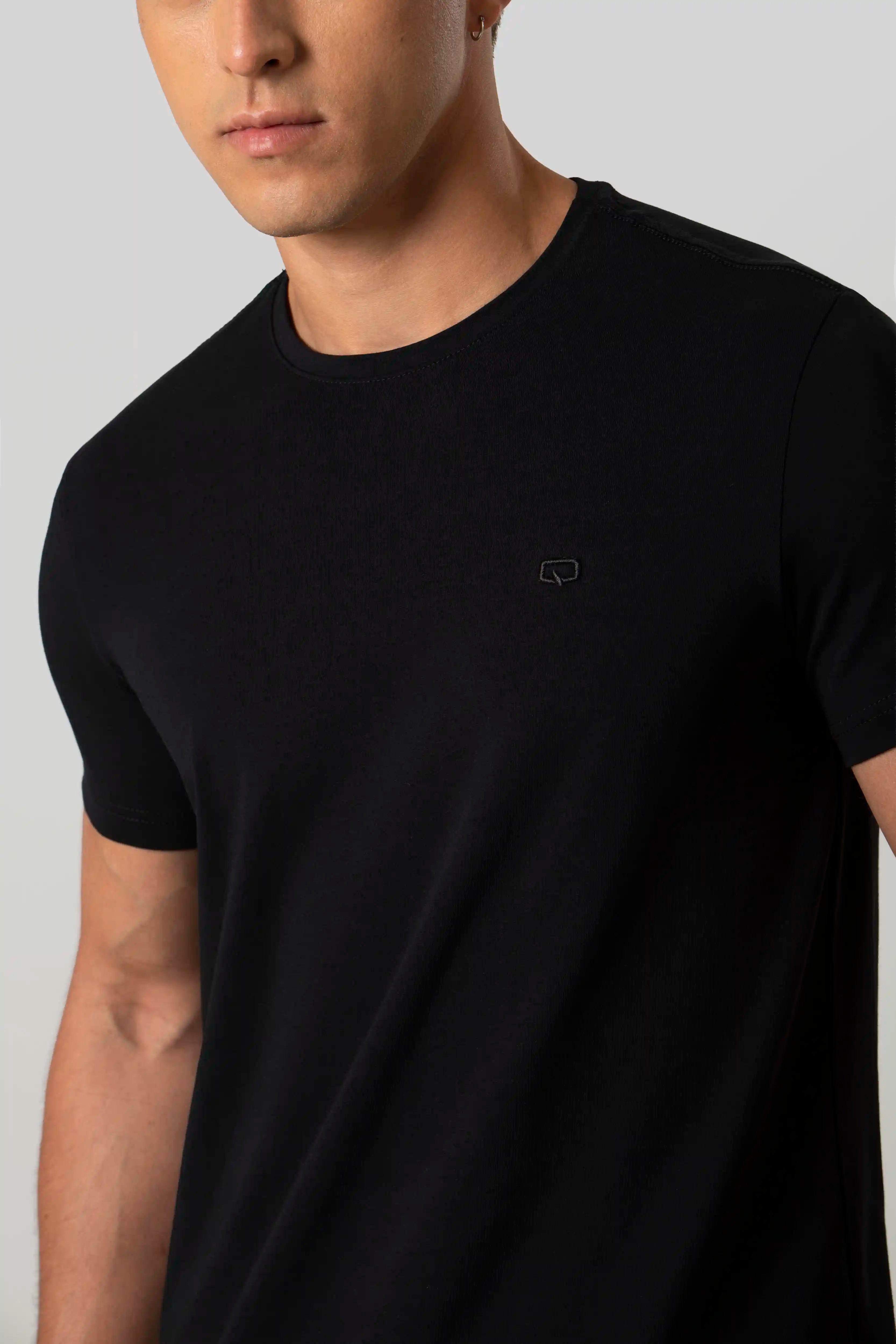 CAMISETA ESPECIAL UNICOLOR COLOR NEGRO