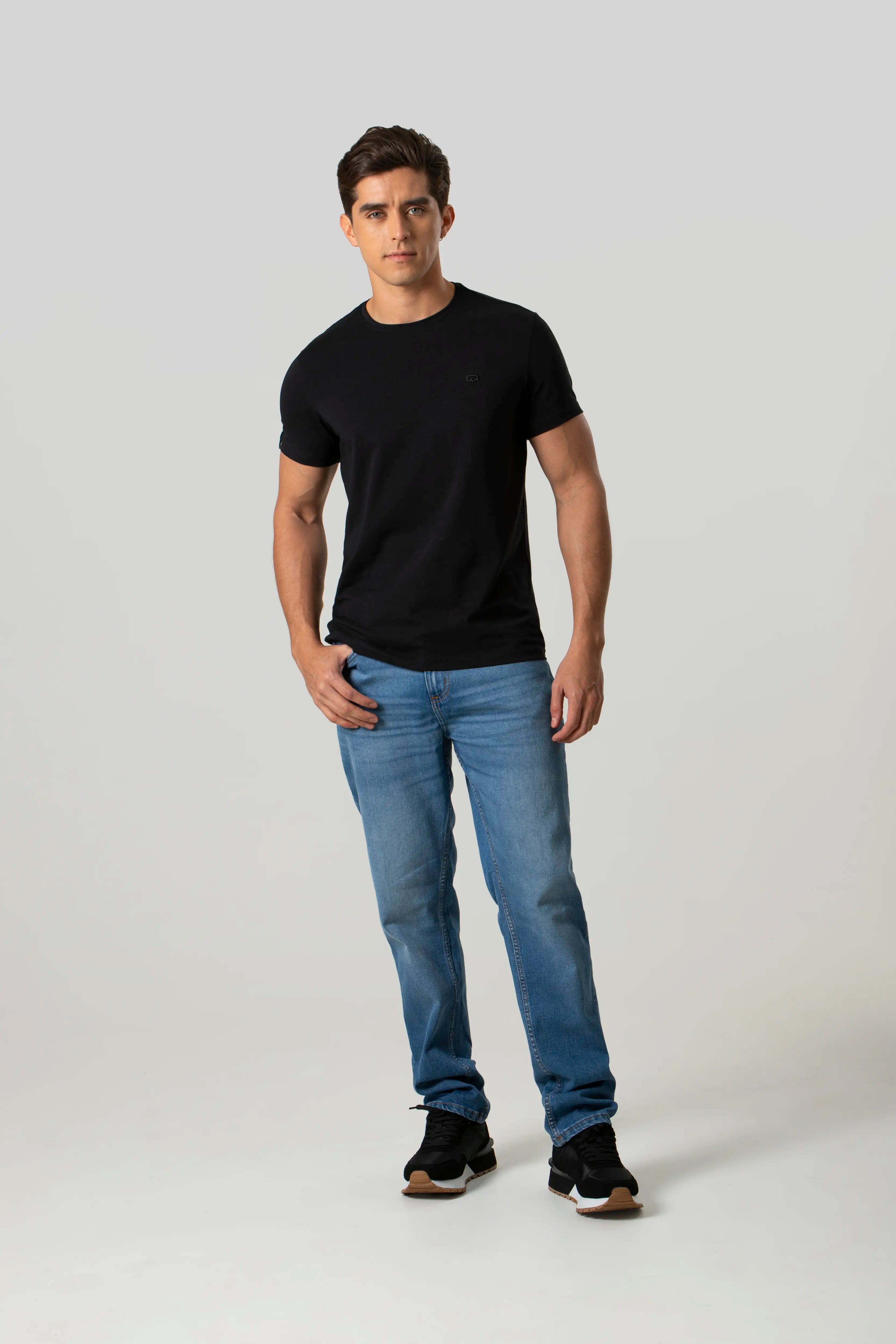 CAMISETA ESPECIAL UNICOLOR COLOR NEGRO