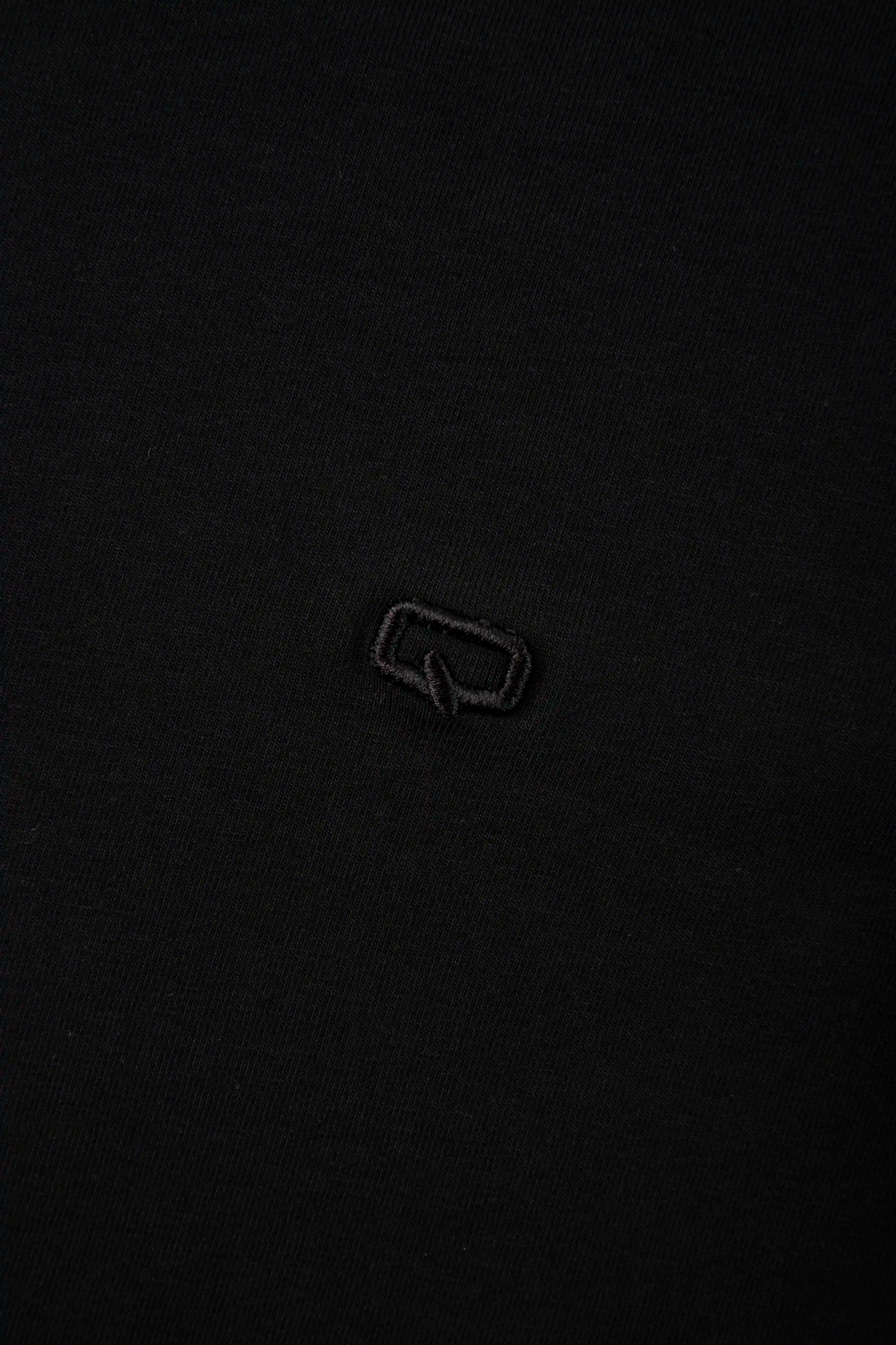 CAMISETA ESPECIAL UNICOLOR COLOR NEGRO