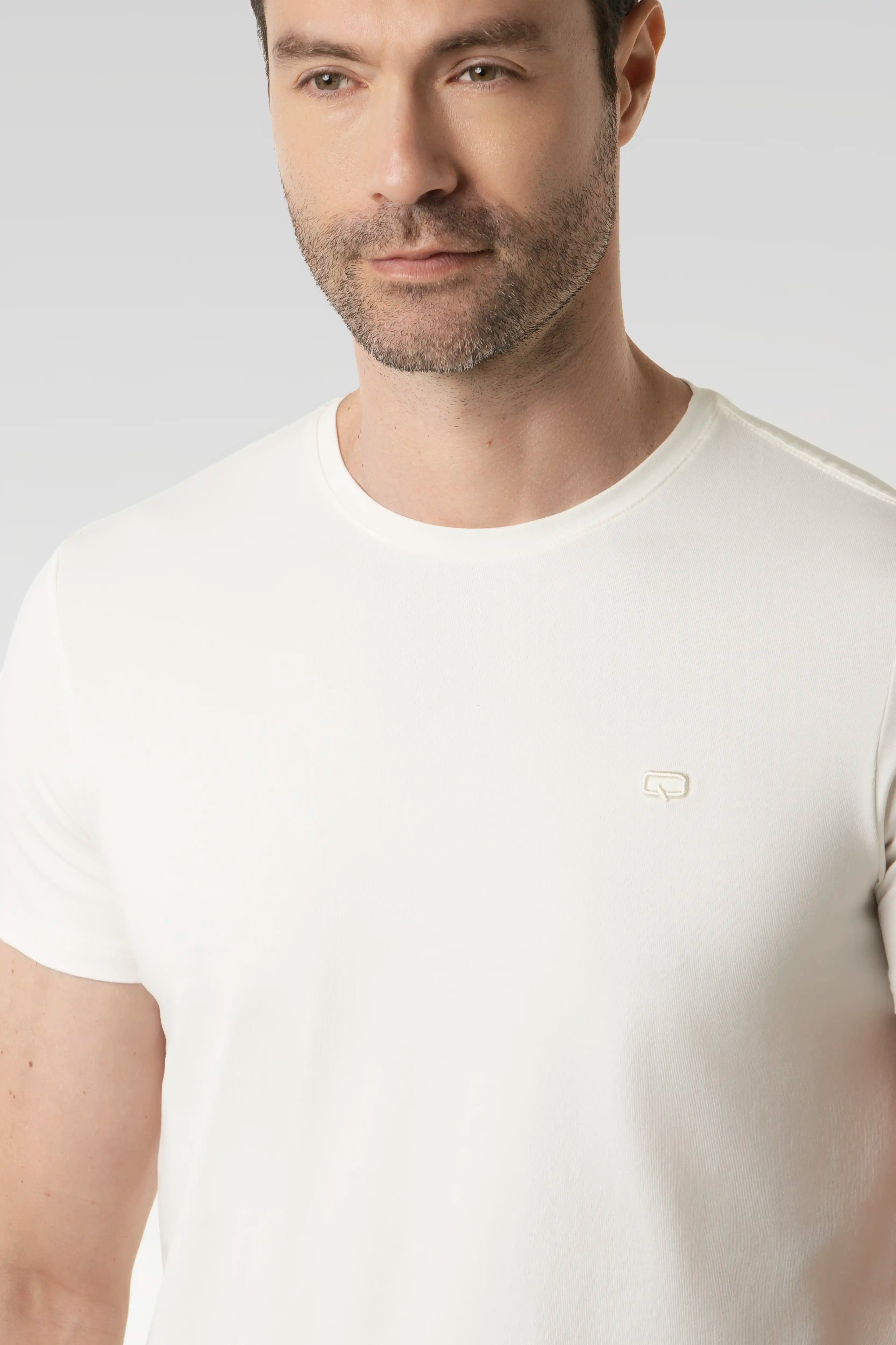 CAMISETA ESPECIAL UNICOLOR COLOR IVORY