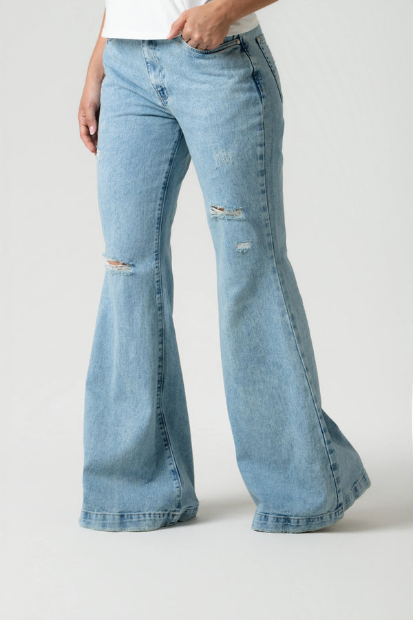 JEAN 5 BOLSILLOS COLOR AZUL CLARO