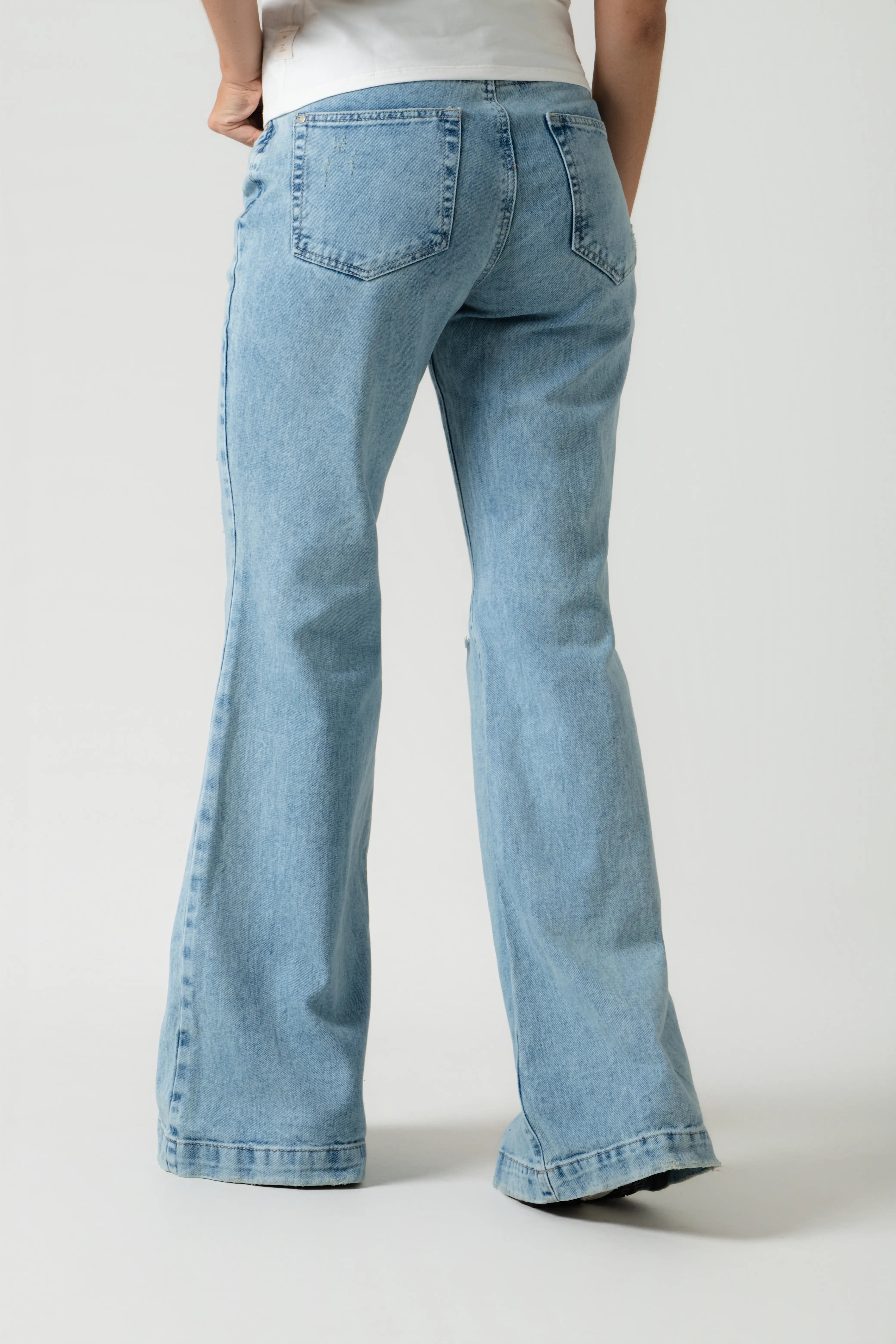 JEAN 5 BOLSILLOS COLOR AZUL CLARO