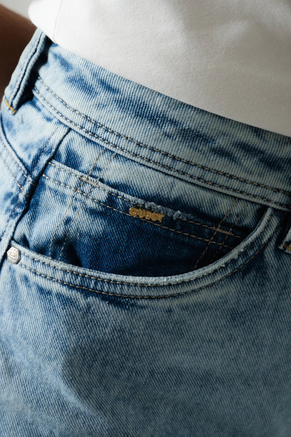 JEAN 5 BOLSILLOS COLOR AZUL CLARO