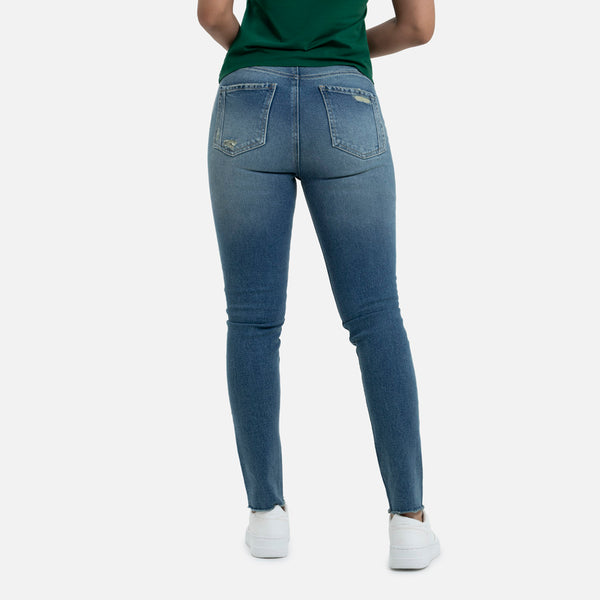 JEAN 5 BOLSILLOS COLOR AZUL CLARO