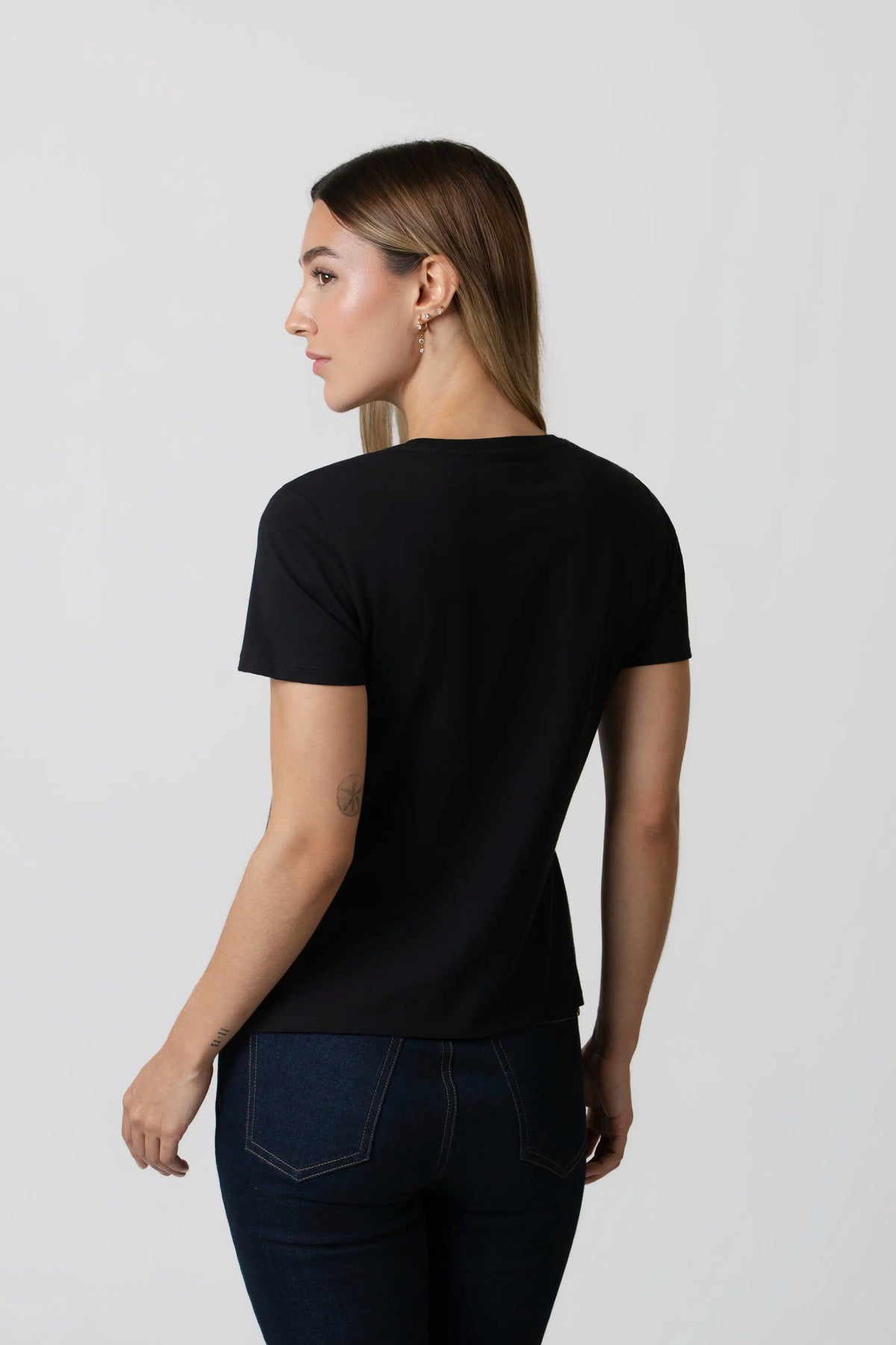 CAMISETA PREMIUM MANGA CORTA COLOR NEGRO