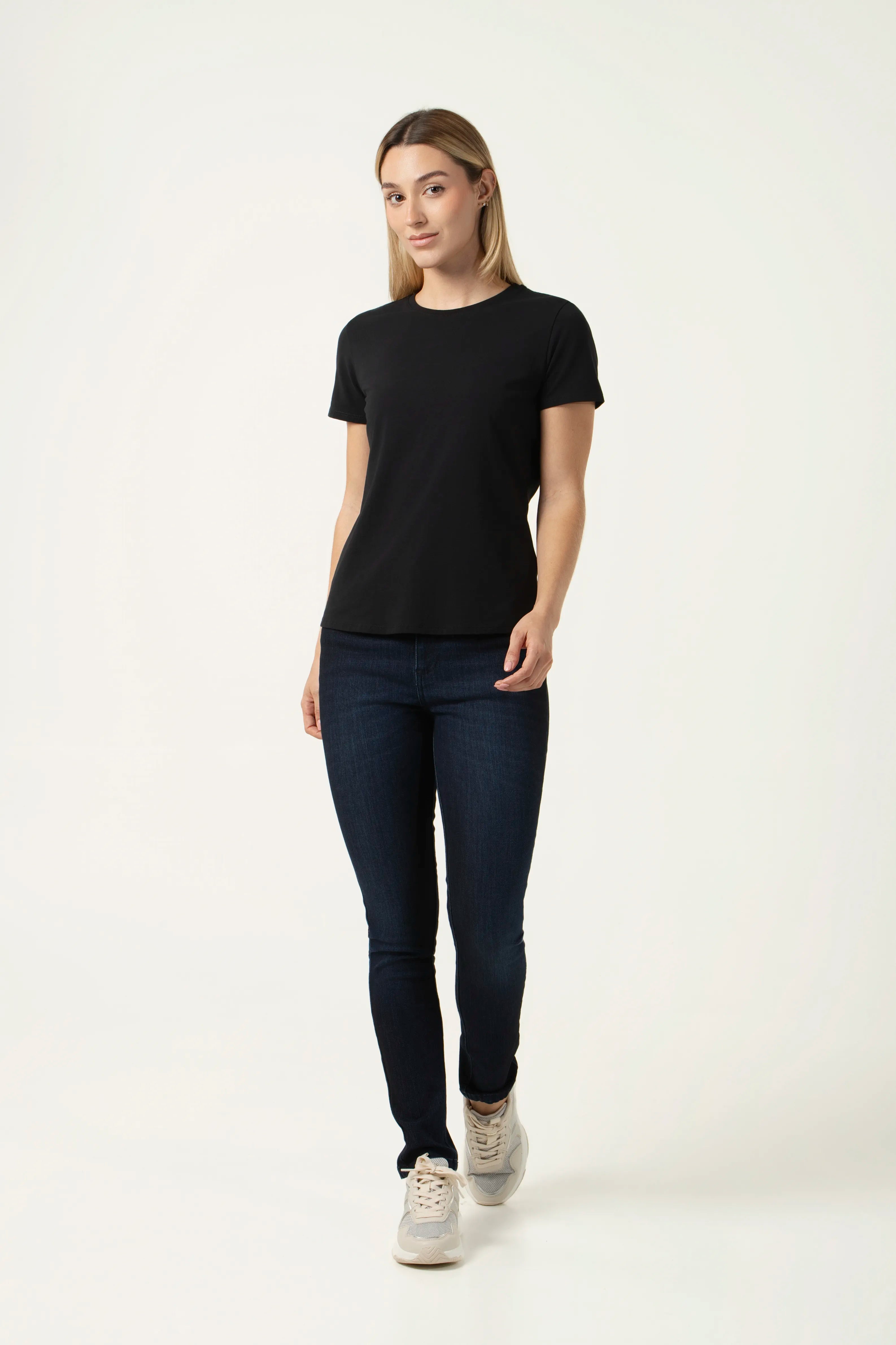 CAMISETA PREMIUM MANGA CORTA COLOR NEGRO