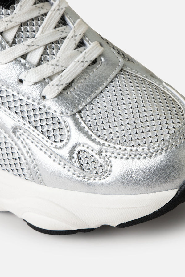 ZAPATOS TENIS COLOR PLATEADO