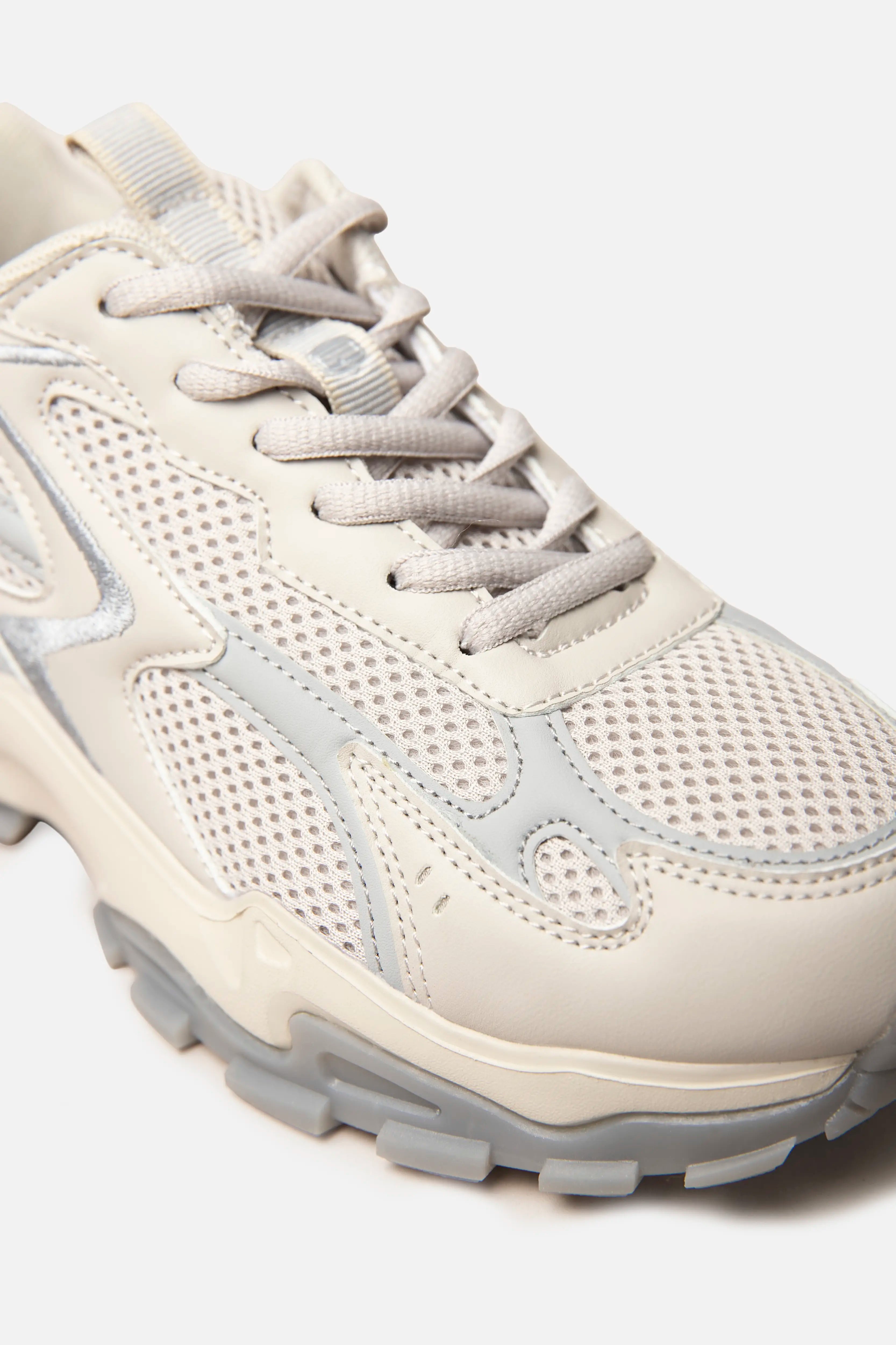 ZAPATOS DEPORTIVO COLOR IVORY